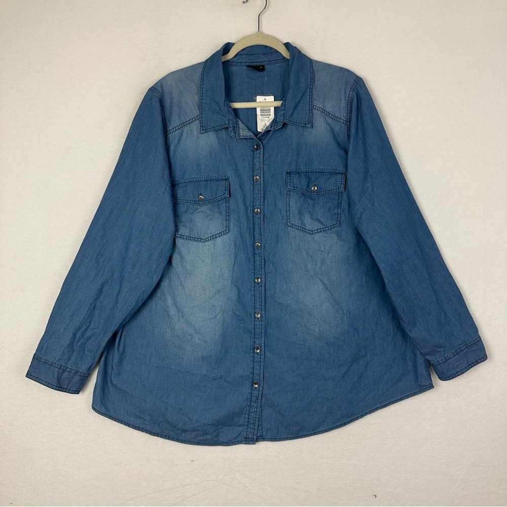 TORRID Women's Taylor Medium Wash Denim Button-up  Shirt Chambray